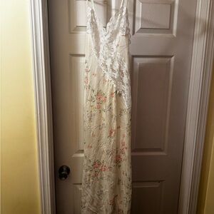 Val Mode Vintage Floral Lace Night